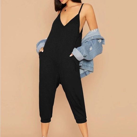 Dual Pocket Keyhole Back Jumpsuit x2 (ONE turquoise and ONE black jumpsuit) - Picture 2 of 11